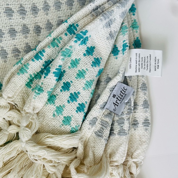 Diamond Pattern Throw Blanket - Picture 2 of 2